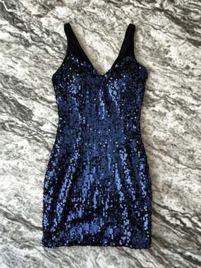 GUESS | navy blue V-neck bodycon dress | sequins & mesh straps